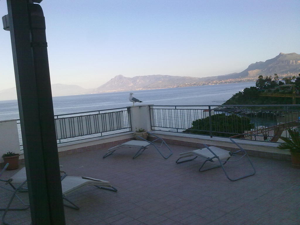 La Caletta Bed & Breakfast Santa Flavia Bagian luar foto